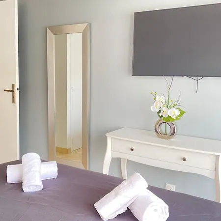 Apartment De 3 Pieces De Haut Standing Face Palais Des Congres By Weekome *
